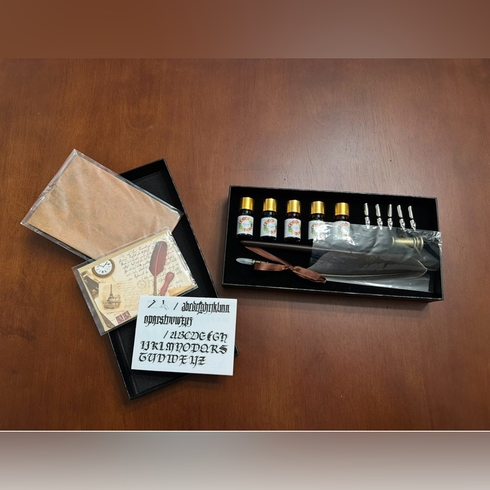 NWOT Featty Calligraphy Pen Set